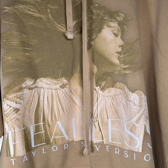 Taylor Swift Fearless Taylor's Version Album Cover Sweatshirt Hoodie XXL - Picture 2 of 13